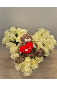 Boeket Hart 50cm witte rozen en beer